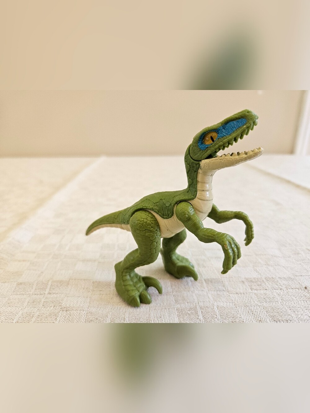 Fisher-Price Imaginext Green raptor dinosaur toy